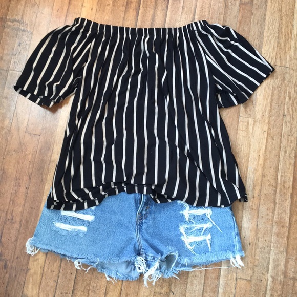 Cable & Gauge Tops - Striped Off the Shoulder Top Flutter Sleeve Small